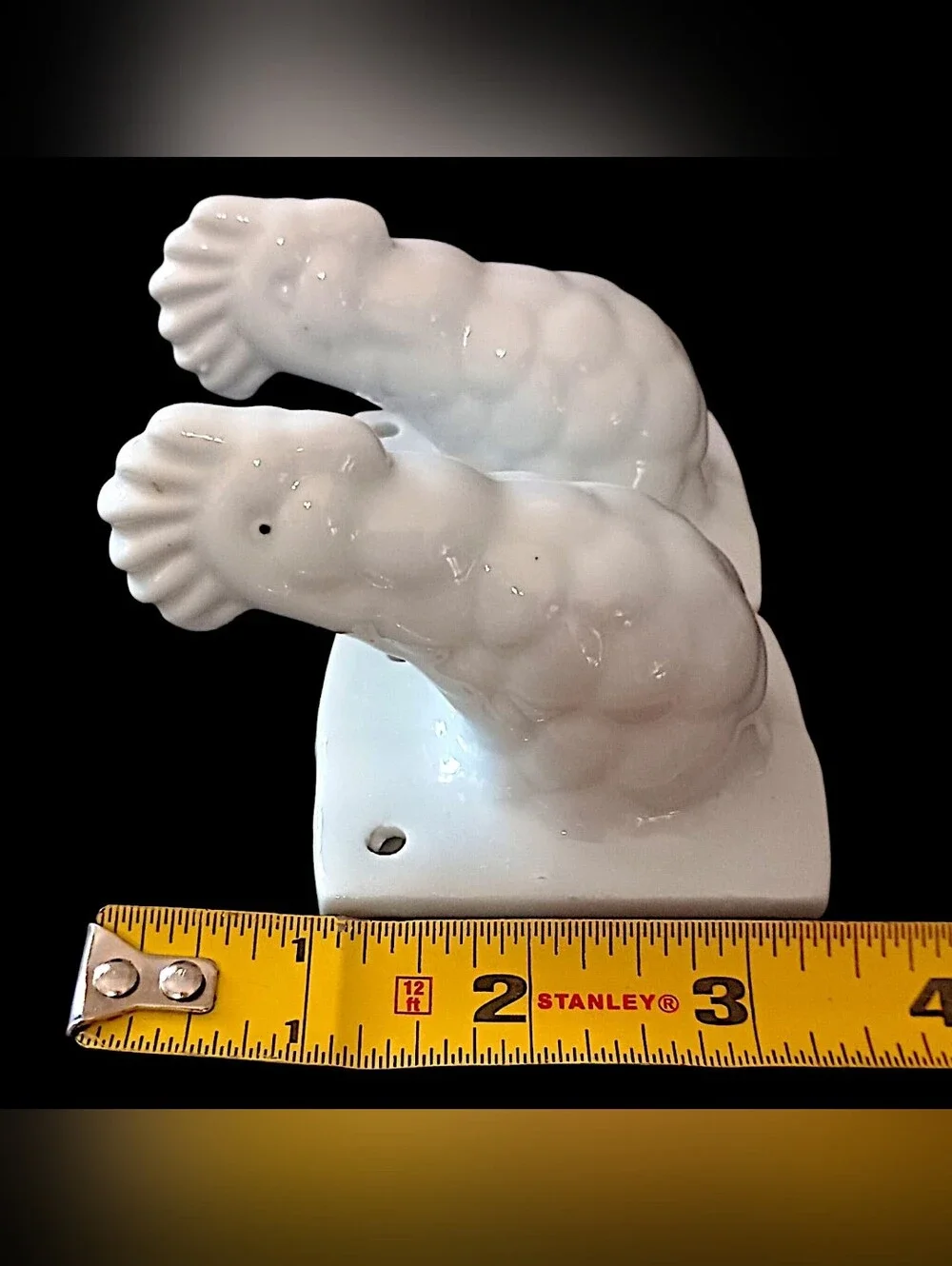 2 Vtg Rooster Wall Hooks Ceramic White Farmhouse Chicken Coat Hat Towel Rustic